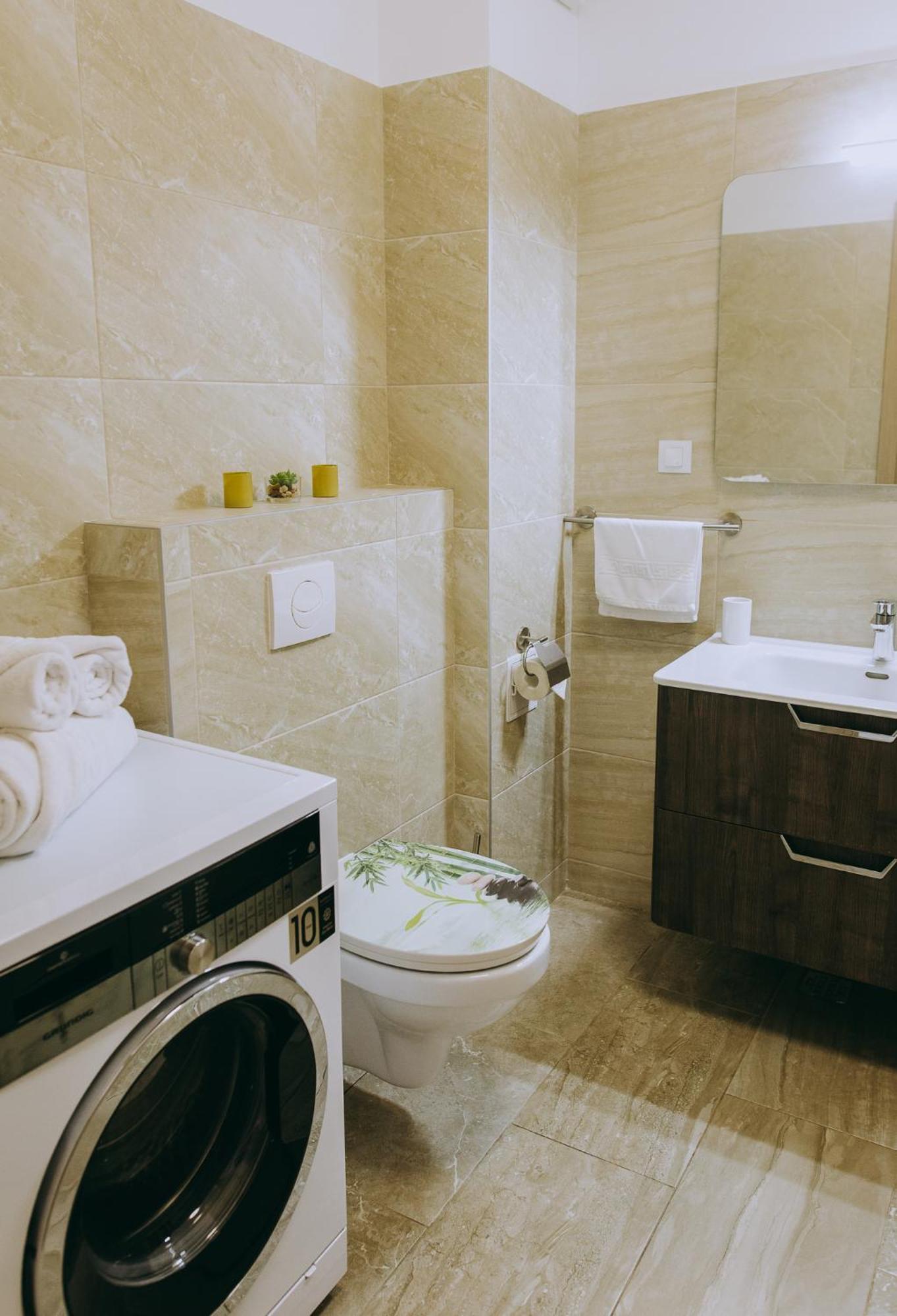 Dina Lux Iasi Apartment Exterior photo